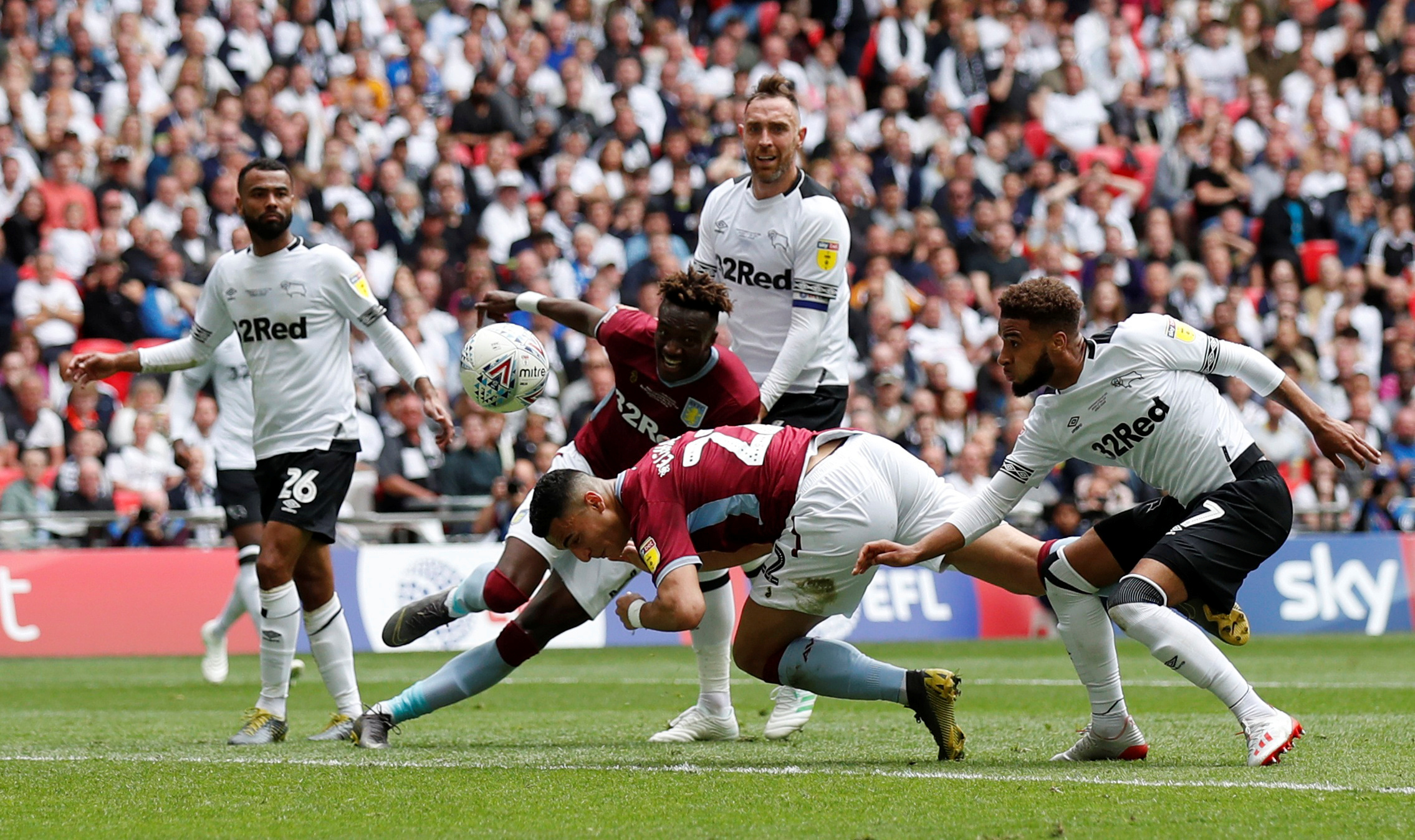 体现出战术 体现出战术