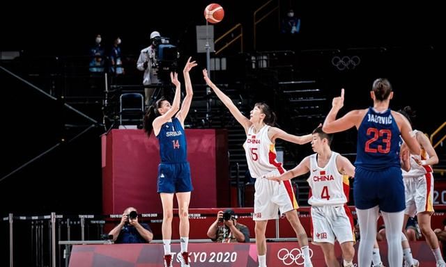 据接近三双 据接近三双