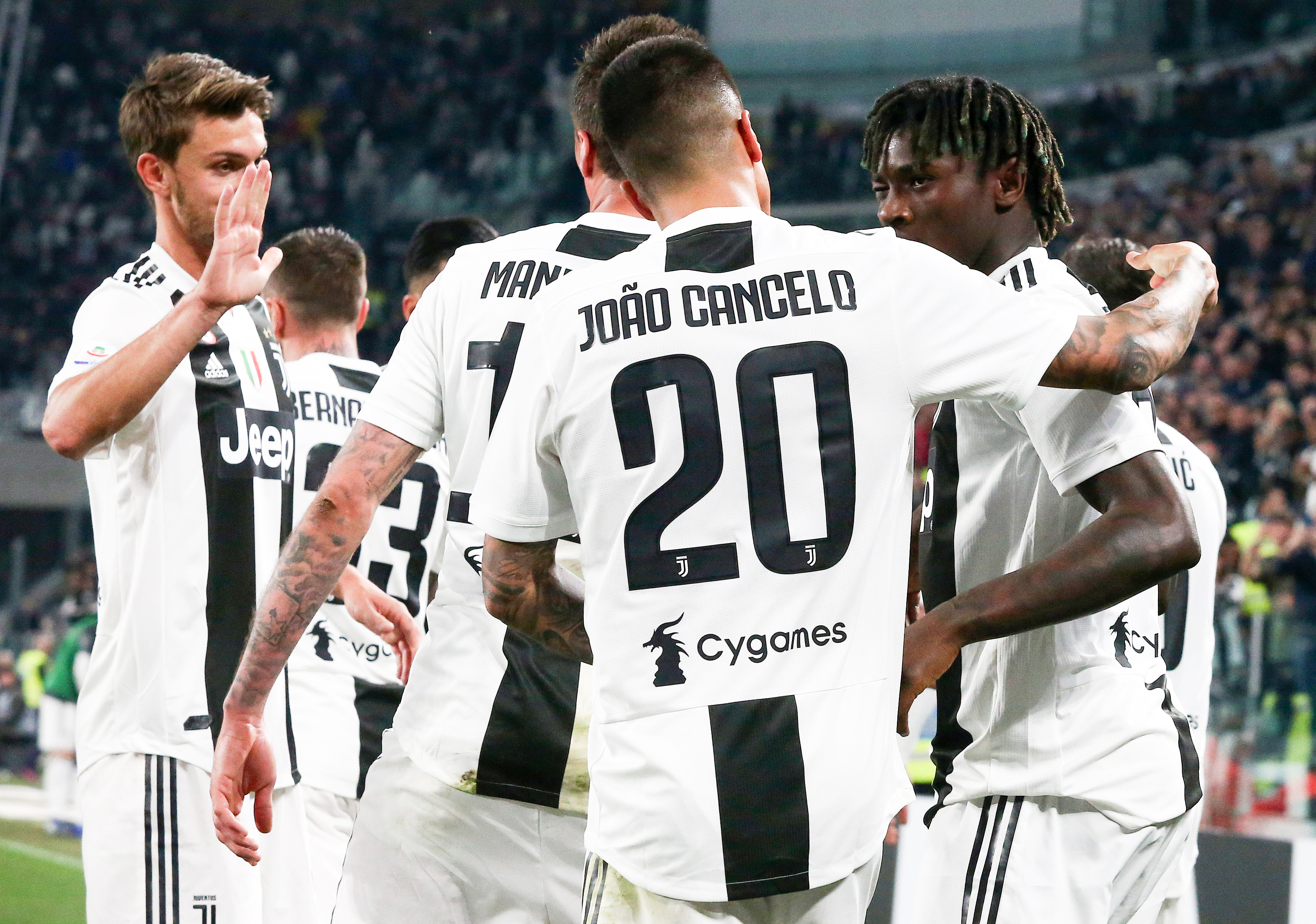 在争议背景 在争议背景